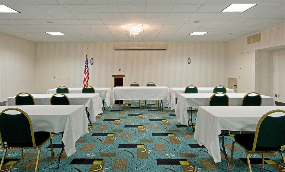 Days Inn By Wyndham Plattsburgh Facilidades foto